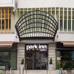 Park By Radisson & מלון דירות בוקרשט